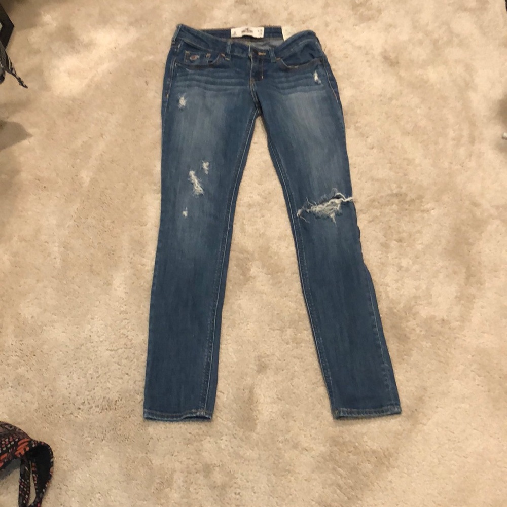 Hollister low rise jeans ripped